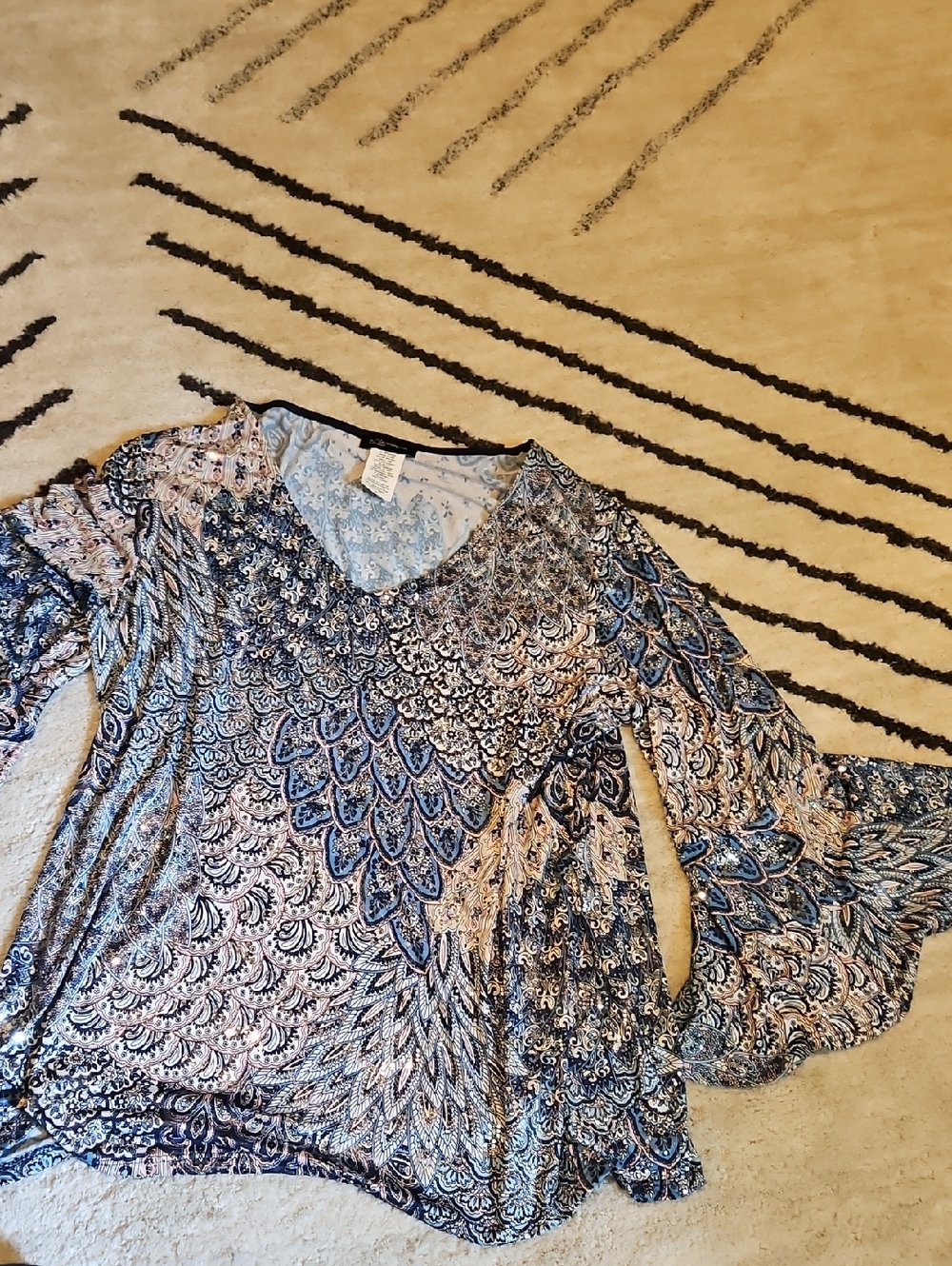 Women's Blue Paisley V-Neck Bell-Sleeve Tunic